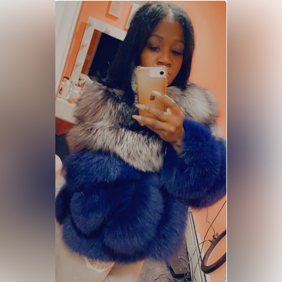 Gently Worn Fox Fur Coat - Picture 3 of 8